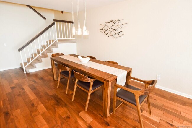 Photo - 15 Aruba Bend