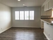 Photo - 952 W 18th St Apartment Unit 3