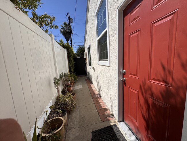 Photo - 6908 Cedros Ave Apartment