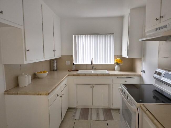 Photo - 400 E Live Oak St Unit 21