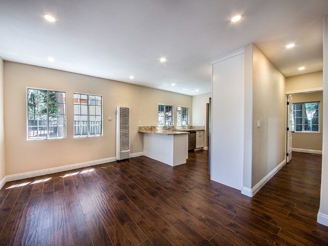 Photo - 23853 Wildwood Ln