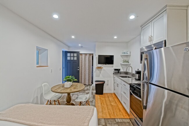 Photo - 200-202 39th Street Unit 202 B (Studio)