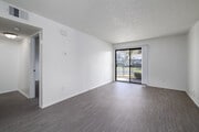 1BR, 1BA - 720SF - Living Room - Lakeridge Apartments