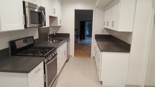 Photo - 1830 Kelton Ave Unit #5