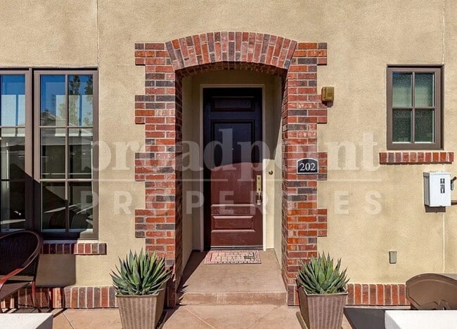 Building Photo - 1501 San Elijo Rd S