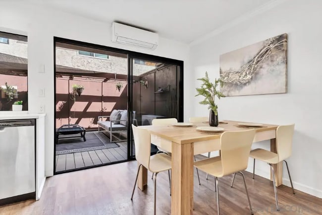 Photo - 1222 River Glen Row