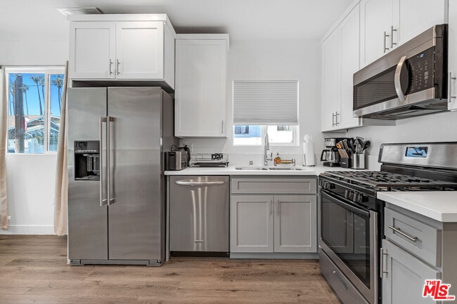 Photo - 1540 N Bronson Ave Unit 16