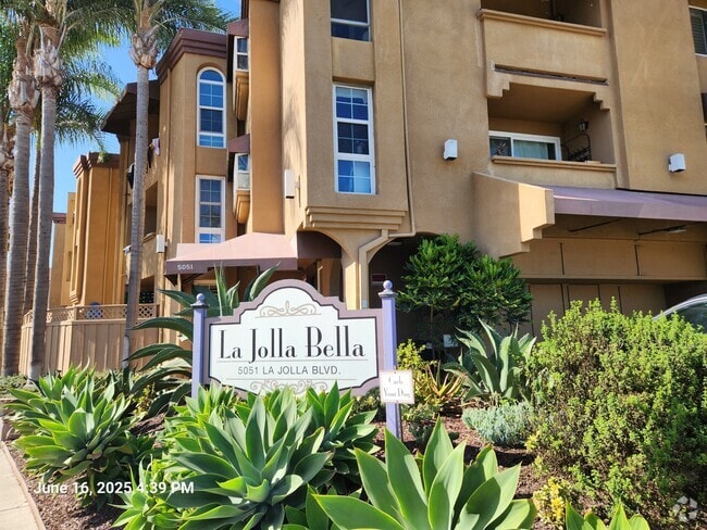 Building Photo - 5051 La Jolla Blvd Rental