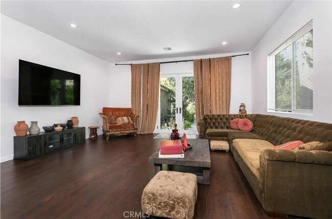 Photo - 5825 Fulton Ave