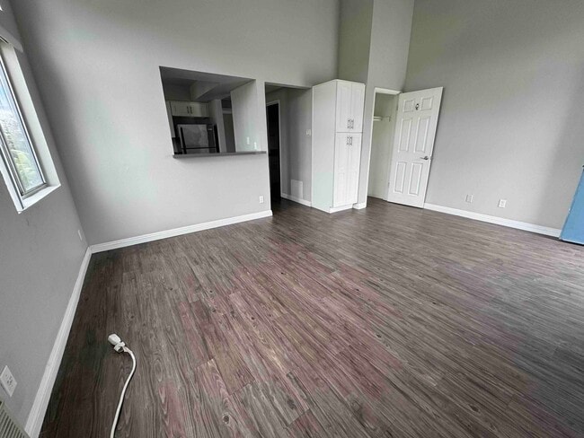 Living Room - 6502 Vineland Apartments