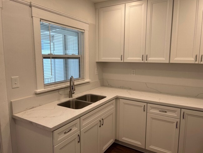 Photo - 301-5 3rd Ave Unit 303 3rd Ave  C