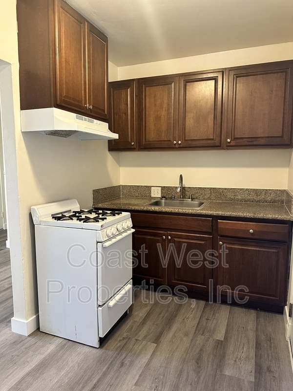 Photo - 1098 E Madison Ave