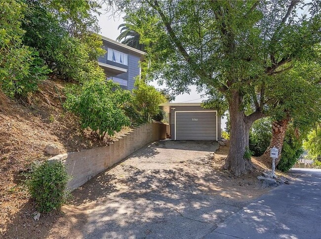 Photo - Gorgeous 3 bd 2 ba + Den Single Family hom...