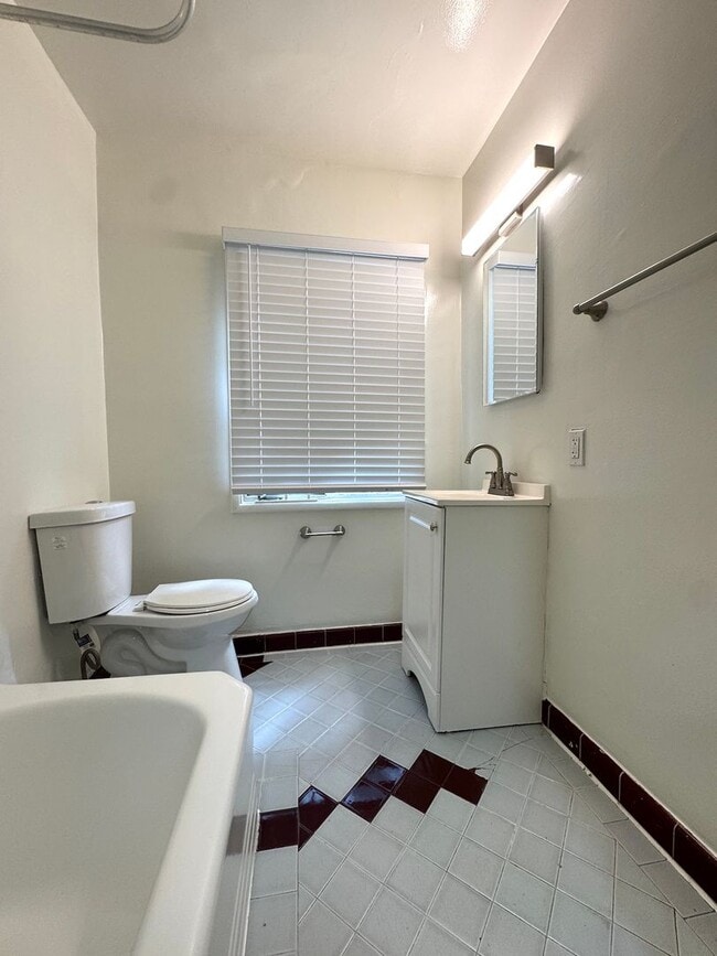 Photo - 1 Bed 1 Bath in Hollywood Heights with Private Garage included Unit 6703