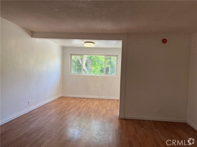 Building Photo - 4936 Hazeltine Ave Unit 6 Rental