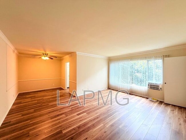 Photo - 356 Hayworth Ave