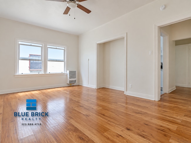Building Photo - 404 N Coronado St Unit 27