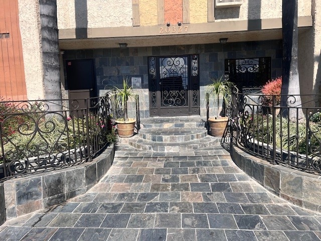 Building Photo - 20327 Saticoy St Unit 308 Rental