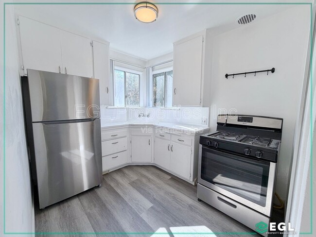 Photo - 1235 Havenhurst Dr Unit 6