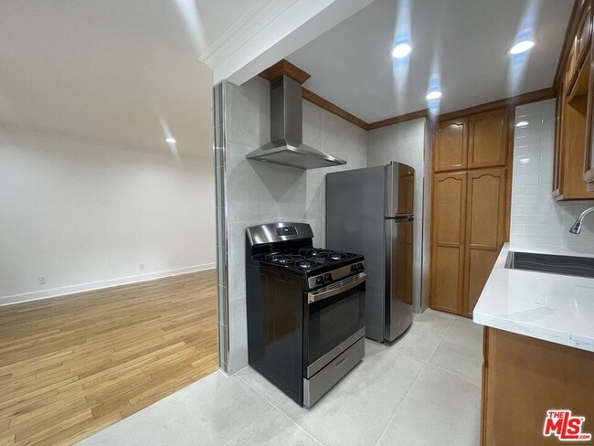 Photo - 1126 N Formosa Ave Unit 4