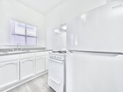 Photo - 427 S Alvarado St Apartments