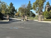 Photo - 4868 Petersen St