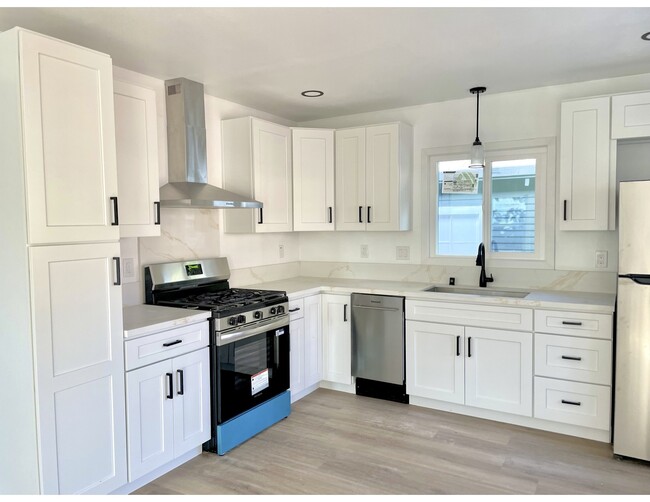 Photo - 211 E Alberta St