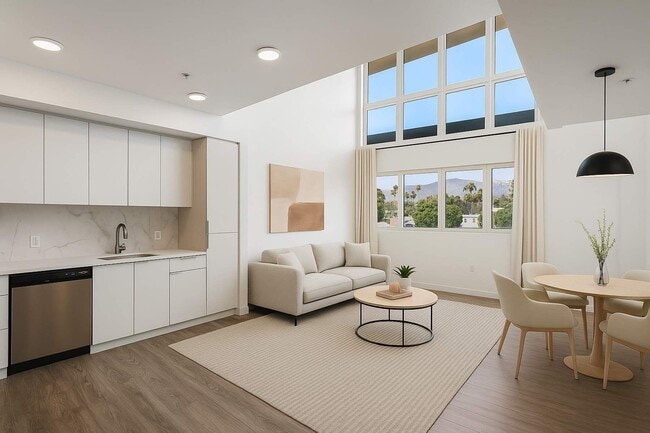 Building Photo - 5750 Hollywood Blvd Rental