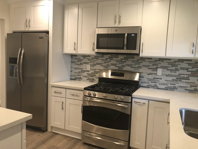 Photo - 31501 Lindero Canyon Rd