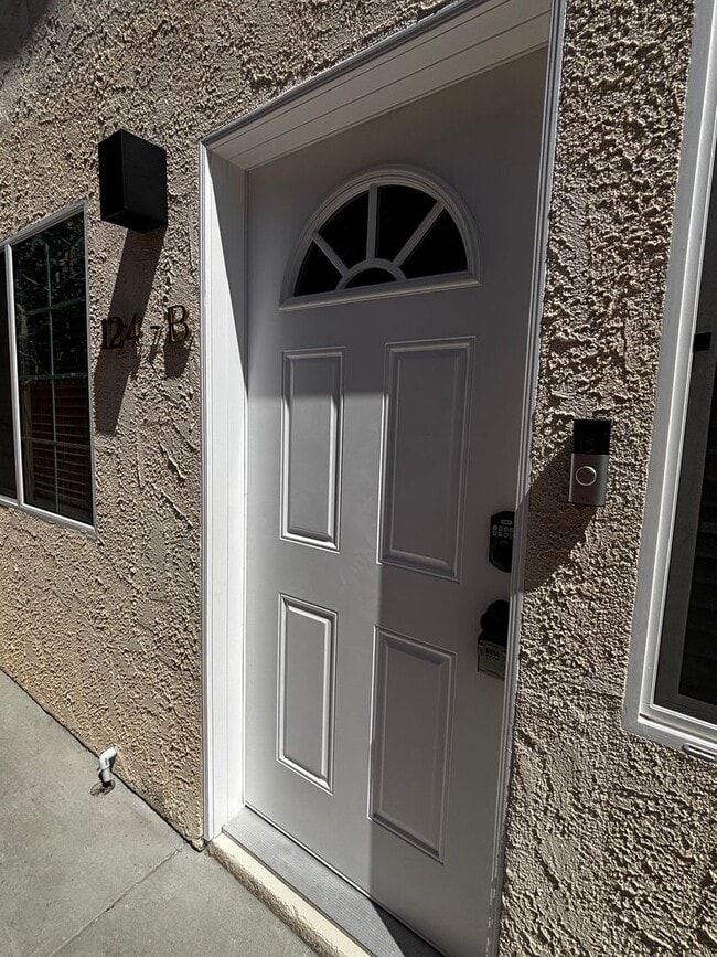 Building Photo - Brand-New Luxury 1 Bedroom, 1 Bathroom ADU for Rent – Alhambra Unit 124 B