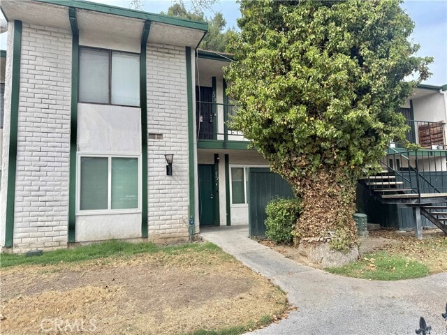 Building Photo - 1735 E Washington St Unit G12