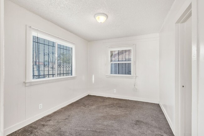 Photo - MODERN 2BED/1BATH APARTMENT WITH WASHER/DRYER HOOKUPS | SOUTH LA Unit 121