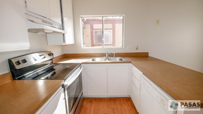 Photo - 2nd Floor 3 bed/2 bath Condo! Unit 9