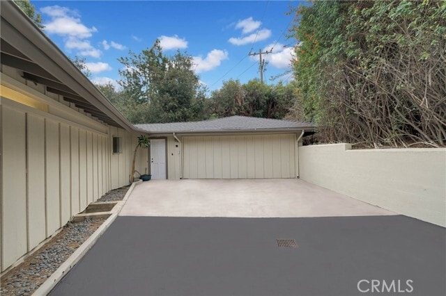 Photo - 859 St Katherine Dr