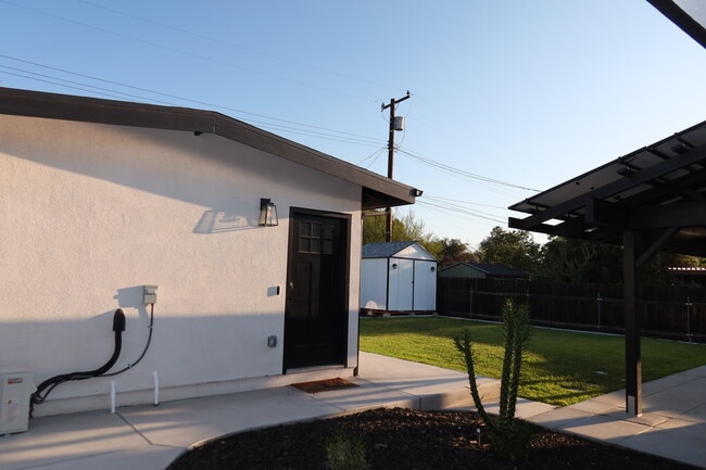 Photo - 1322 Campus Ave Unit #2