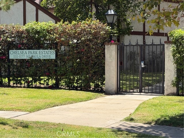 Building Photo - 1161 S Paula Dr
