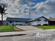 Photo - 13687 Boeing St House