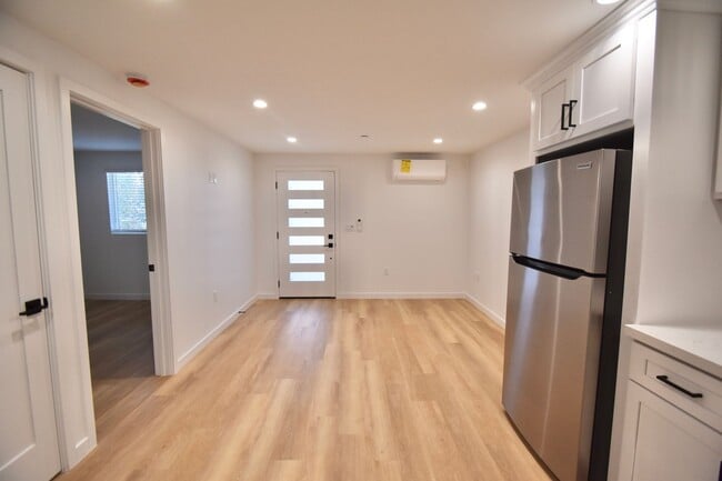 Photo - 14830 Dickens St Unit 14834 1/2