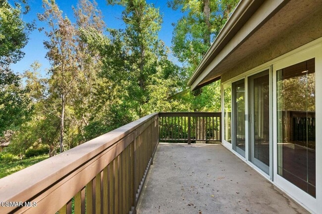 Photo - 12 Sparrowhawk Ln