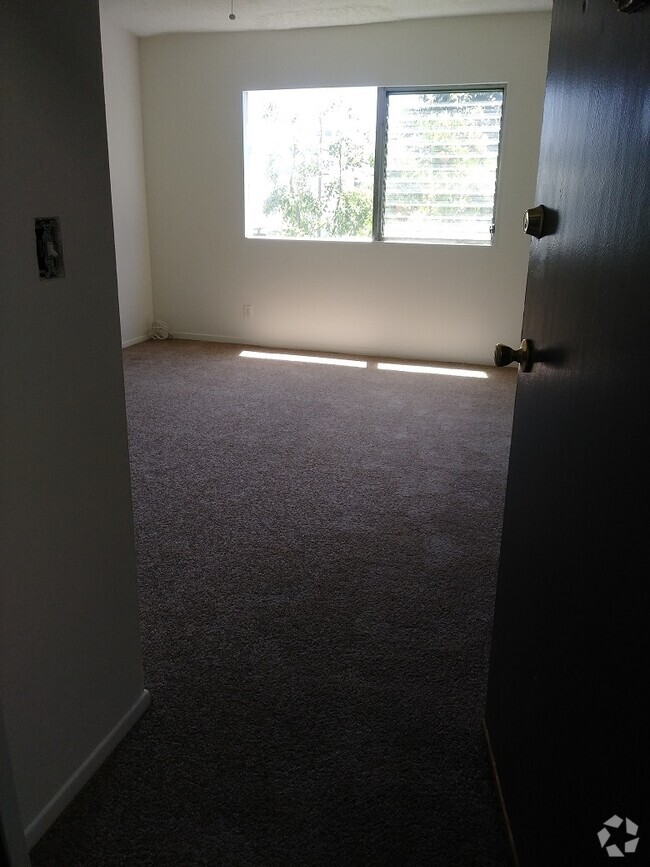 Building Photo - 11290 Ohio Ave Unit 13 Rental