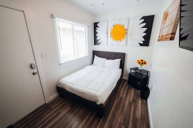 Photo - 2115 N Raymond Ave Unit 2123 B