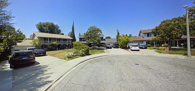 Home on cul-de-sac - 476 Reims St House Unit 476