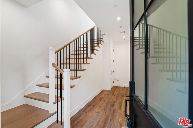 Photo - 5328 Agnes Ave