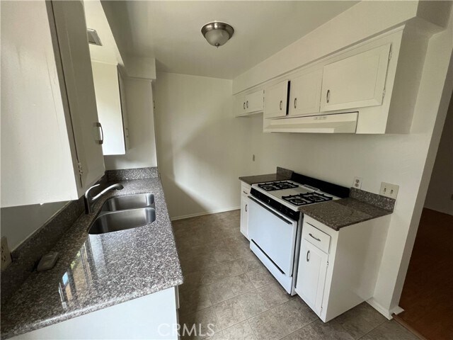 Photo - 387 N Mentor Ave Unit 9