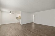 2BR, 2BA - 975SF - Palms