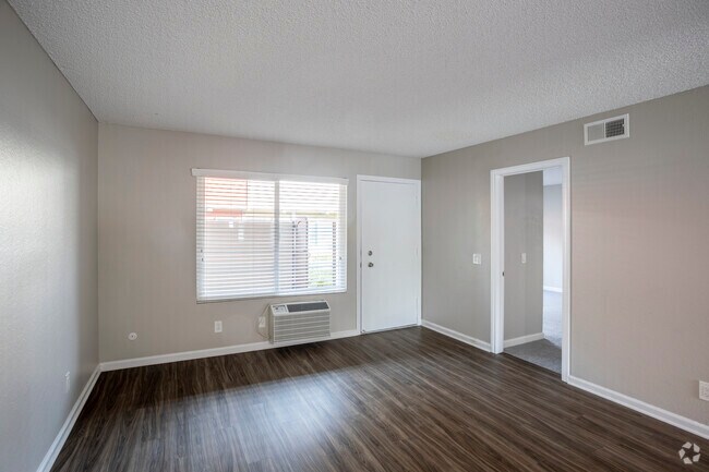 2 BR, 2 BA - 920 SF - Rancho del Sol