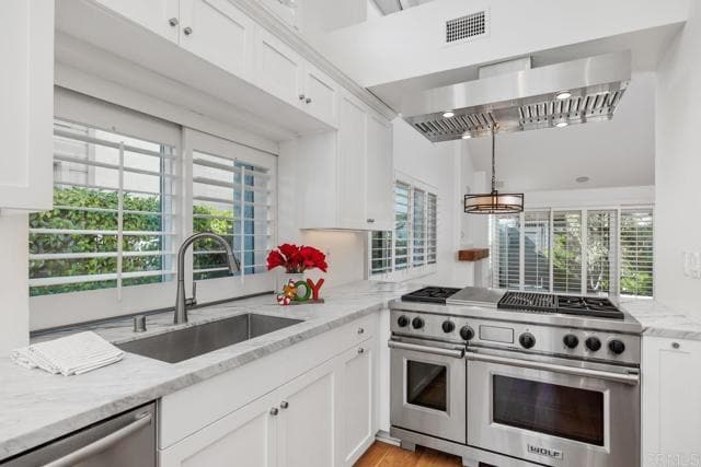 Building Photo - 4058 Avenida Brisa