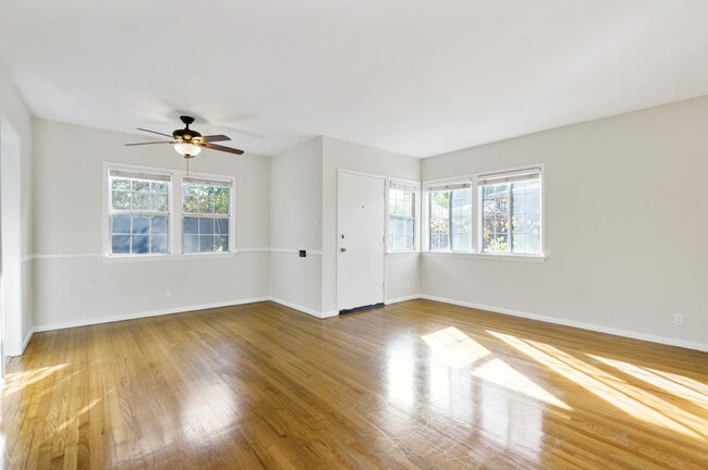 Building Photo - 1781 Washington Way