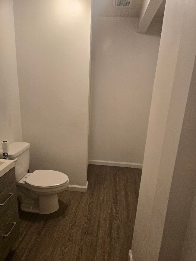 Photo - 7253 Capps Ave