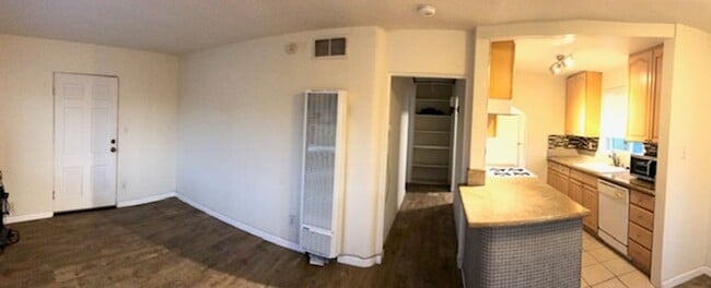 Building Photo - 733- 739 Santa Barbara Pl Unit 737